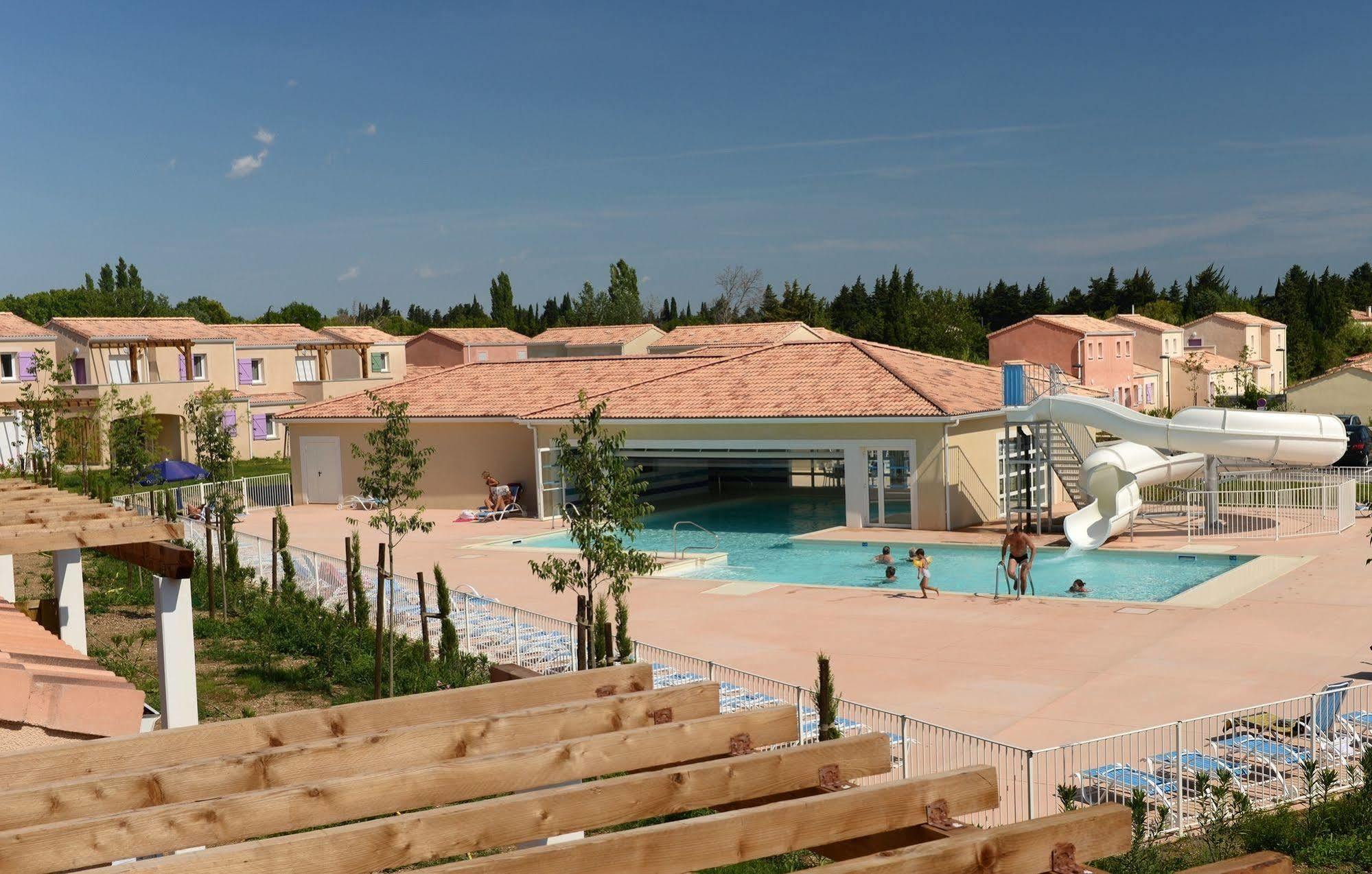 Residence Odalys Le Mas Des Alpilles Paradou Exterior foto